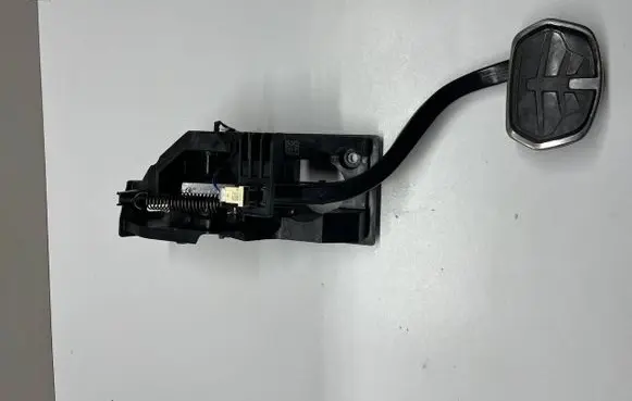BMW X2 F39 Brake pedal 6888753 210623230130 19929610