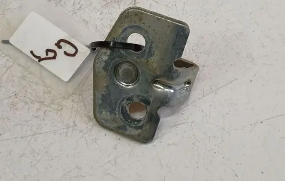 Opel Signum Rear door lock loop/hook striker 
