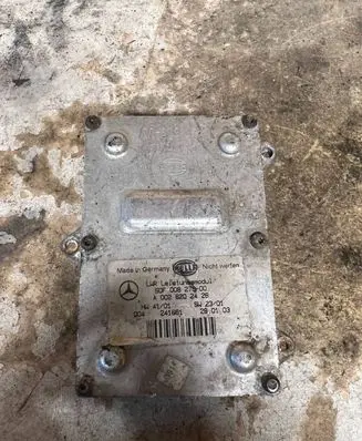 Mercedes-Benz E W211 Headlight ballast module Xenon A0028202426 5DF00827900