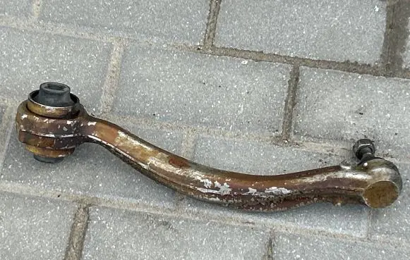Mercedes-Benz C W204 Front control arm 204333D4
