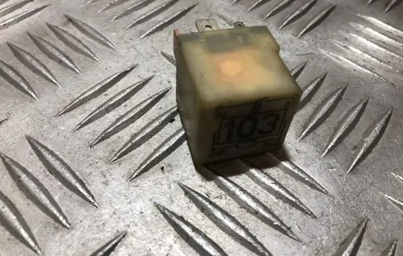 Volkswagen Golf IV Other relay 357911253 14030000