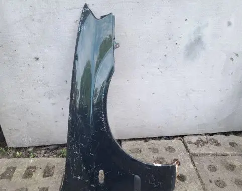 Mazda 323 Fender
