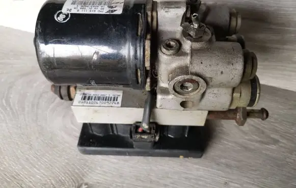 Ford Galaxy ABS Pump 7M0614111B 7M0907379 10094503013