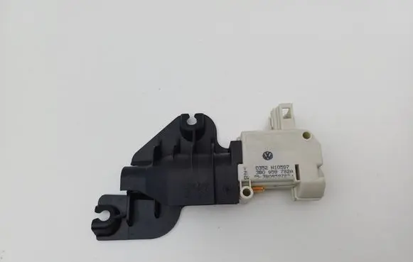 Audi A6 S6 C6 4F Glove box lock 3B0959782A
