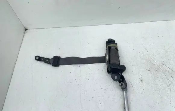 Volvo S80 Front seatbelt