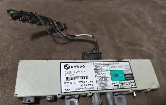 BMW 3 E46 Antenna control unit 6907123