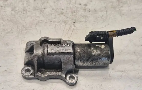 Volvo XC90 Camshaft vanos timing valve 8670421 050829 F34711502