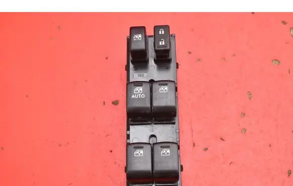 Subaru Forester SJ Electric window control switch 83071SG040