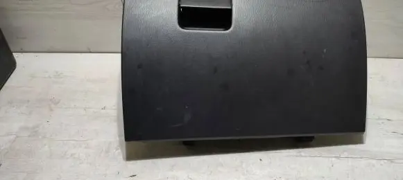 Mazda 3 III Glove box 0112