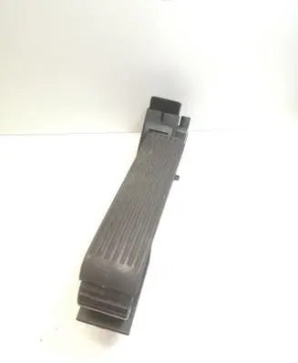 Mercedes-Benz E W211 Accelerator throttle pedal A2113000504