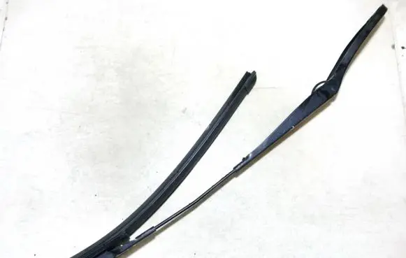 Volvo V50 Front wiper blade arm 30699999