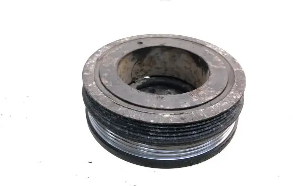 Volkswagen PASSAT B5 Crankshaft pulley 028105243Q