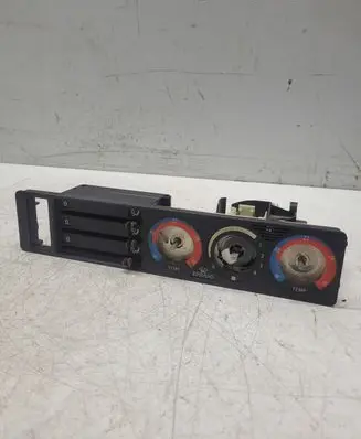 BMW 5 E34 Climate control unit 13842959