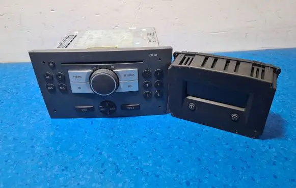 Opel Vectra C Radio/GPS head unit trim 13190853