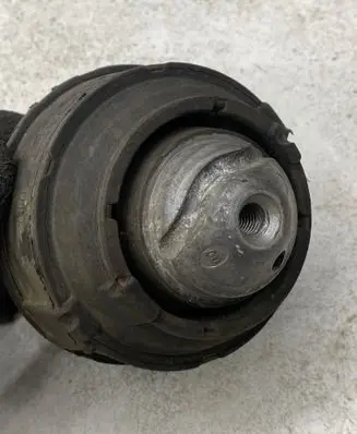Engine mount bracket