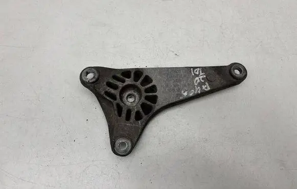 Audi A4 S4 B6 8E 8H Gearbox mounting bracket 8E0399115P