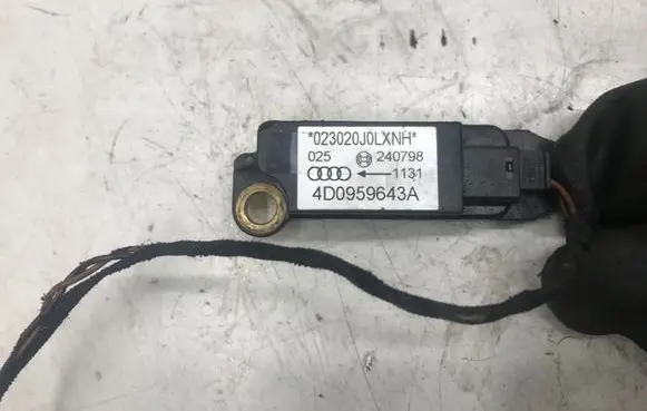 Audi A4 S4 B5 8D Airbag deployment crash/impact sensor 4D0959643A 023020J0LXNH