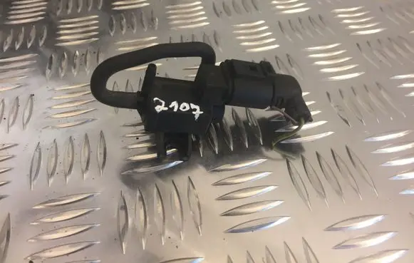 Audi A2 Windscreen/windshield washer pump 1J0973722
