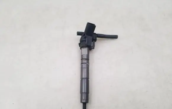 Mercedes-Benz GLC X253 C253 Fuel injector A6510702987