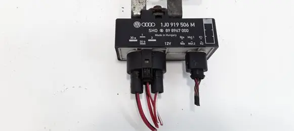 Skoda Fabia Mk1 (6Y) Coolant fan relay 1J0919506M