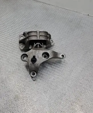 Dacia Duster Engine mount bracket 112849221R