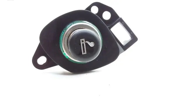 Mazda MPV 12 V Socket (front) 