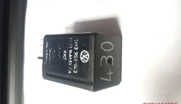Volkswagen PASSAT B5 Other relay 7M3959143