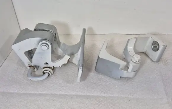 Volkswagen Transporter - Caravelle T5 Front door hinge set 7H0831401B
