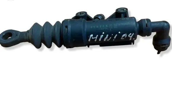 Mini One - Cooper R50 - 53 Clutch master cylinder 6758825