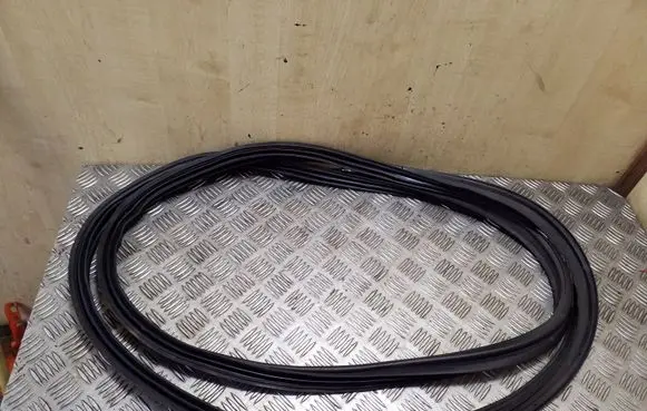 KIA Sportage Trunk rubber seal (body) 
