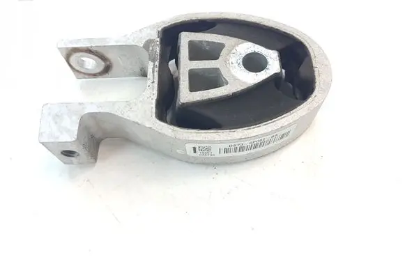 Ford Fusion II Engine mount bracket DS736P082BA