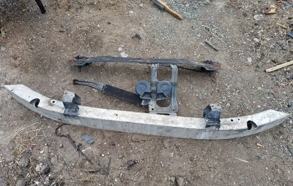 Mercedes-Benz C W203 Front bumper mounting bracket