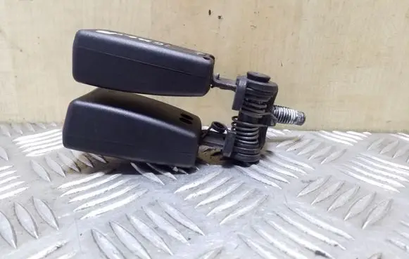 Ford Kuga I Rear seatbelt buckle 4M51A613K21AA 33031805