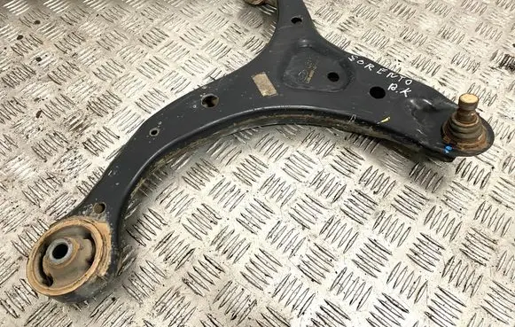KIA Sorento Front lower control arm/wishbone 545002P000
