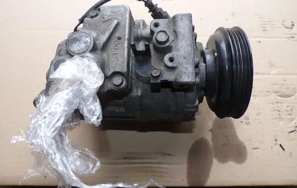 Audi A4 S4 B5 8D Air conditioning (A/C) compressor (pump) 8E0260805AB
