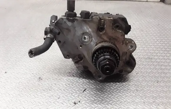 Mercedes-Benz B W245 Fuel injection high pressure pump 0445010120 A6400700701