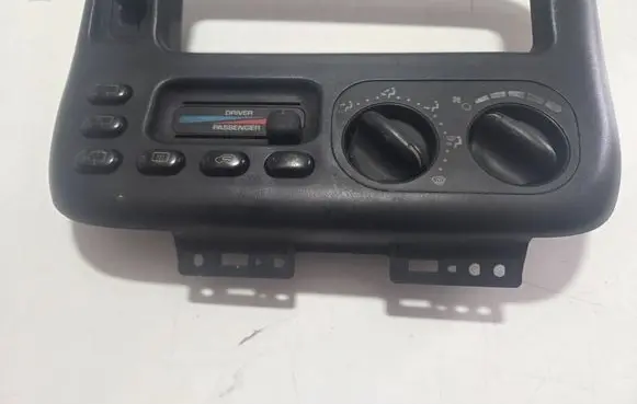Chrysler Voyager Climate control unit 04677434AC