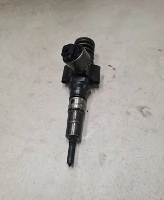 Audi A4 S4 B7 8E 8H Fuel injector 03G130073G 0414720404