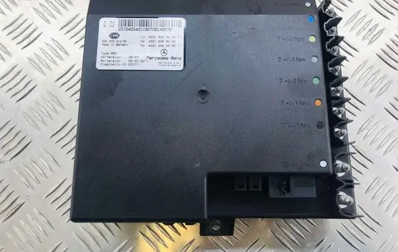 Mercedes-Benz S W221 Fuse module A2215400401