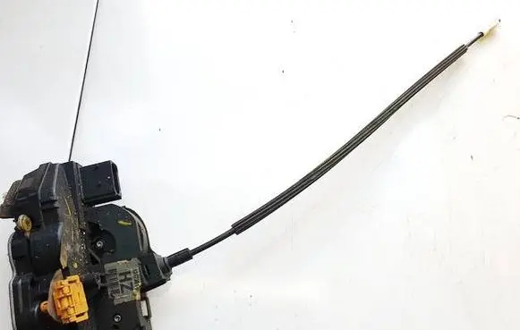 Opel Insignia A Front door lock 13579518