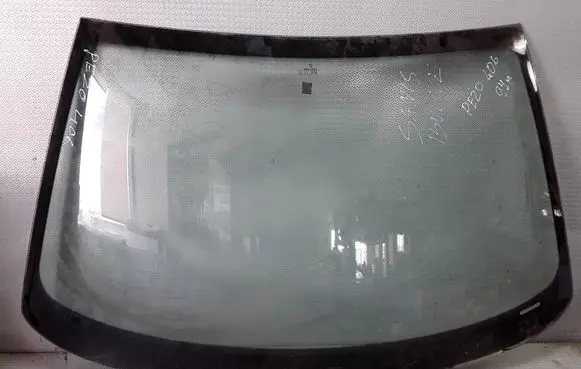 Peugeot 406 Front windscreen/windshield window 