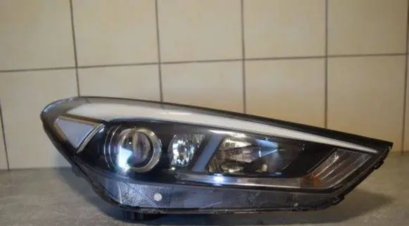 Hyundai Tucson TL Headlight/headlamp