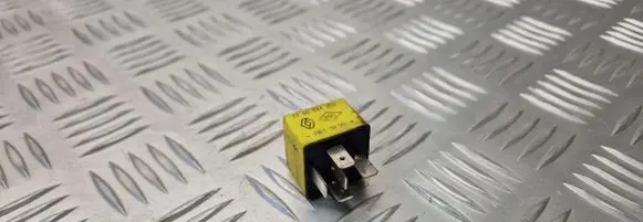 Renault Scenic I Other relay 7700844253