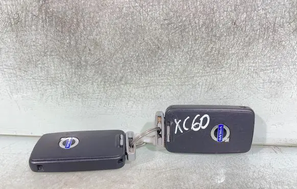 Volvo XC60 Ignition key/card 8676873