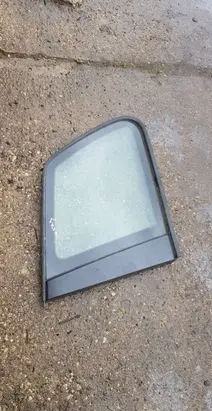 Volkswagen Touareg I Rear side window 7L6845297