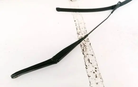 Ford Focus Front wiper blade arm 4M5117526AB