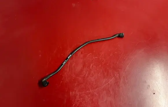 Engine coolant pipe/hose