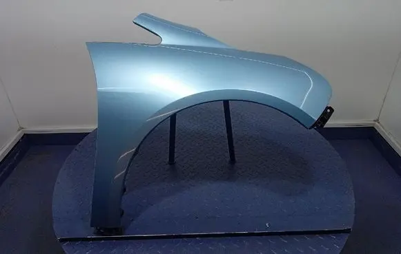Mitsubishi Grandis Fender