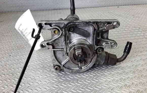 Opel Zafira A Vacuum pump 0252738 24406131