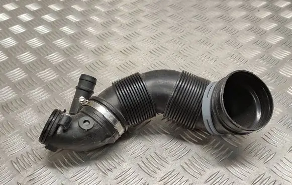 Volkswagen Tiguan Turbo air intake inlet pipe/hose 5Q0129635 ETB446481